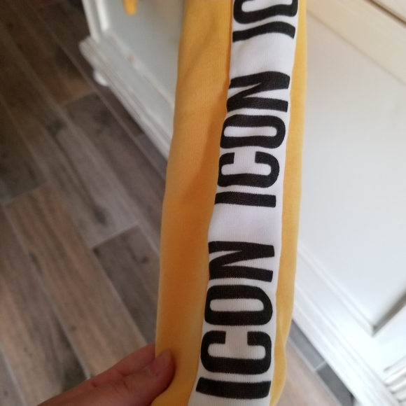 NWT- 5 Style Cropped Sweatshirt - Picture 4 of 4